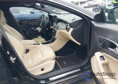 2014 Mercedes-Benz Cla 250 z USA, uszkodzony, nr VIN WDDSJ4EB9EN086223